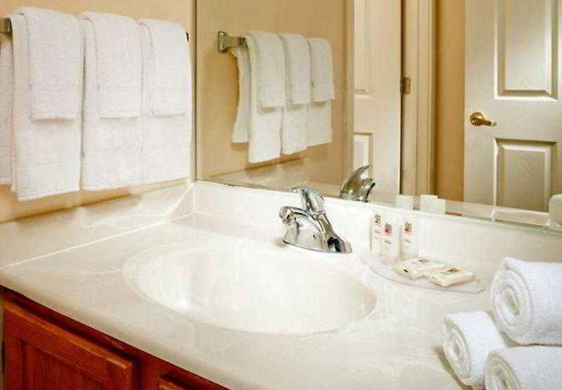 Towneplace Suites By Marriott Findlay Exterior photo